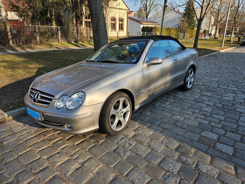 Silber Gebraucht 2004 Mercedes CLK240 Cabrio | 8.000 € (Etwas zu teuer) - Bild 1/4
