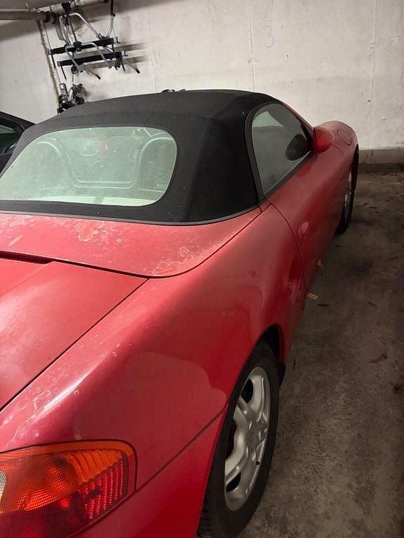 Gebraucht Porsche Boxster 220 PS (161 kW) 2000 Rot Cabrio