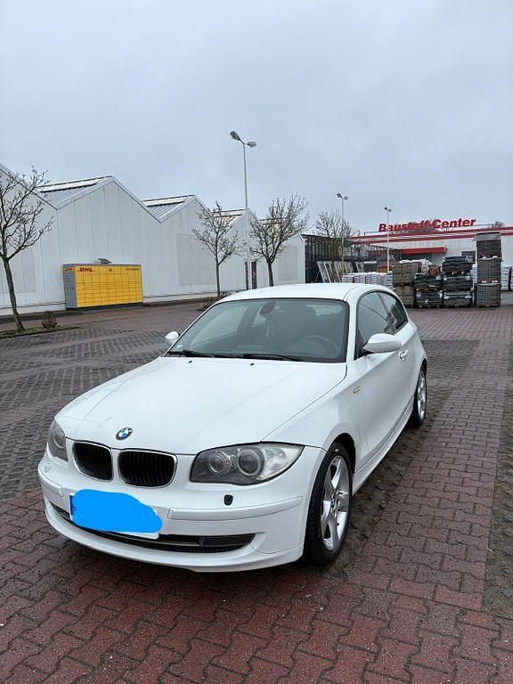 Gebraucht BMW 116 122 PS (89 kW) 2007 Weiß Kleinwagen