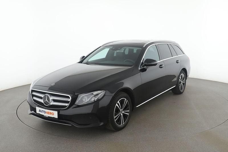 Schwarz Gebraucht 2018 Mercedes E200 Avantgarde Kombi | 24.750 € (Fairer Preis) - Bild 1/3