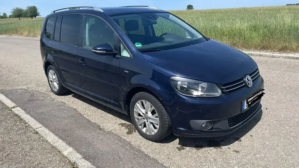Gebraucht VW Touran Life 140 PS (102 kW) 2013 Blau Van / Kleinbus