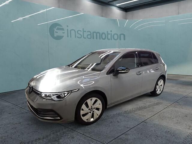 Grau Gebraucht 2024 VW Golf VIII Move Limousine | 30.300 € (Etwas zu teuer) - Bild 1/2