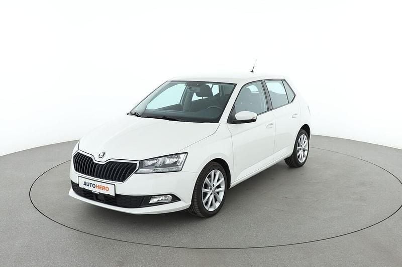 Weiß Gebraucht 2019 Skoda Fabia Ambition Limousine | 9.870 € (Guter Preis) - Bild 1/3