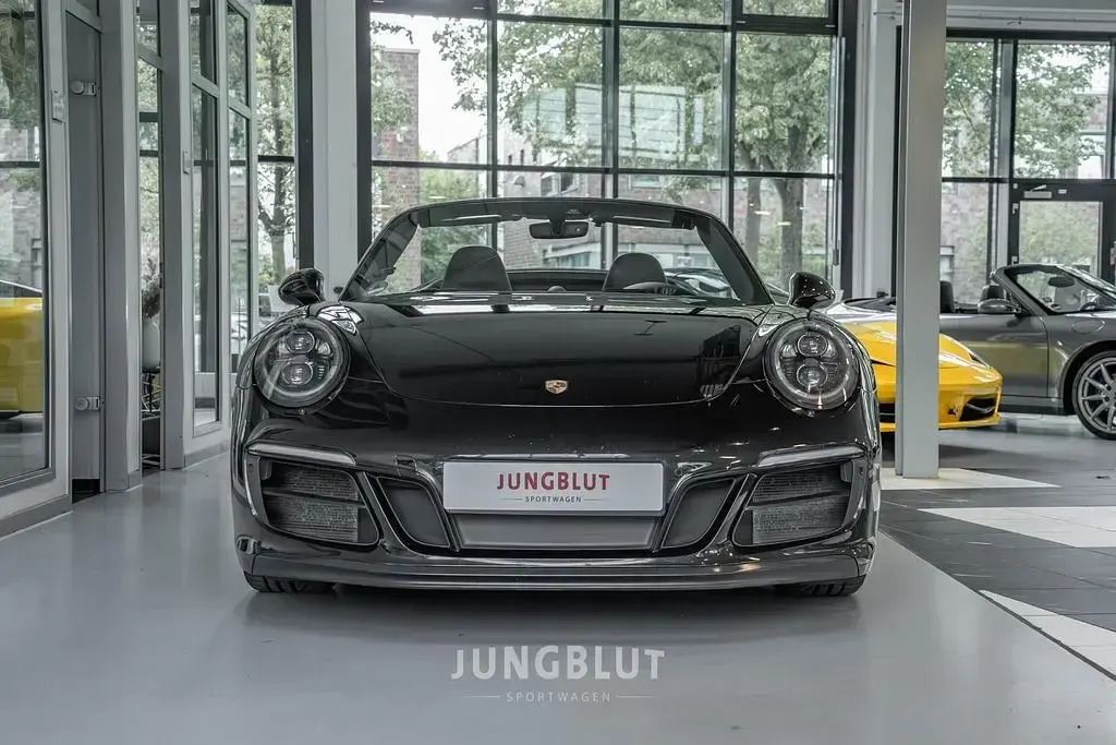 Begagnad Porsche 991 450 HK (330 kW) 2017 Svart Cab