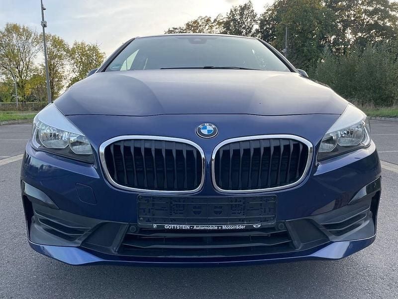 Blau Gebraucht 2019 BMW 218 Active Tourer Advantage Van / Kleinbus | 15.490 € (Guter Preis) - Bild 1/4