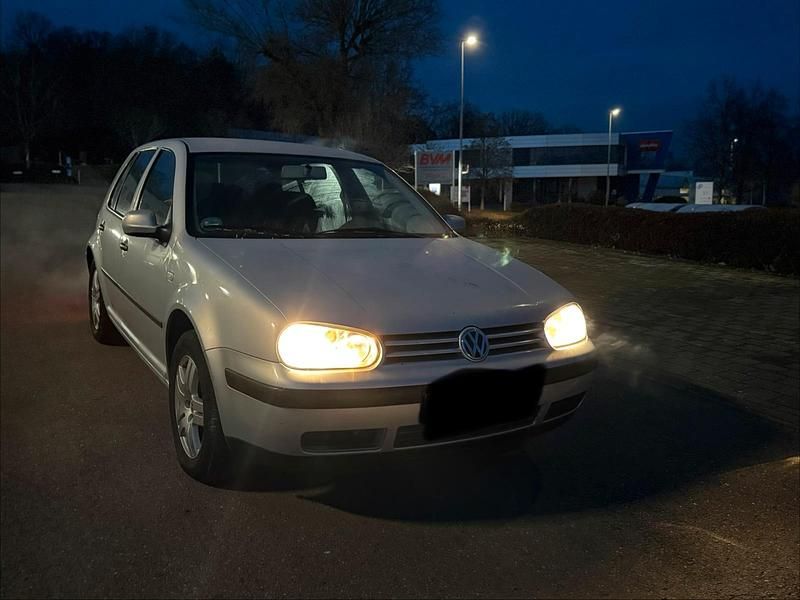 Silber Gebraucht 1999 VW Golf IV Kleinwagen | 999 € (Superpreis) - Bild 1/4