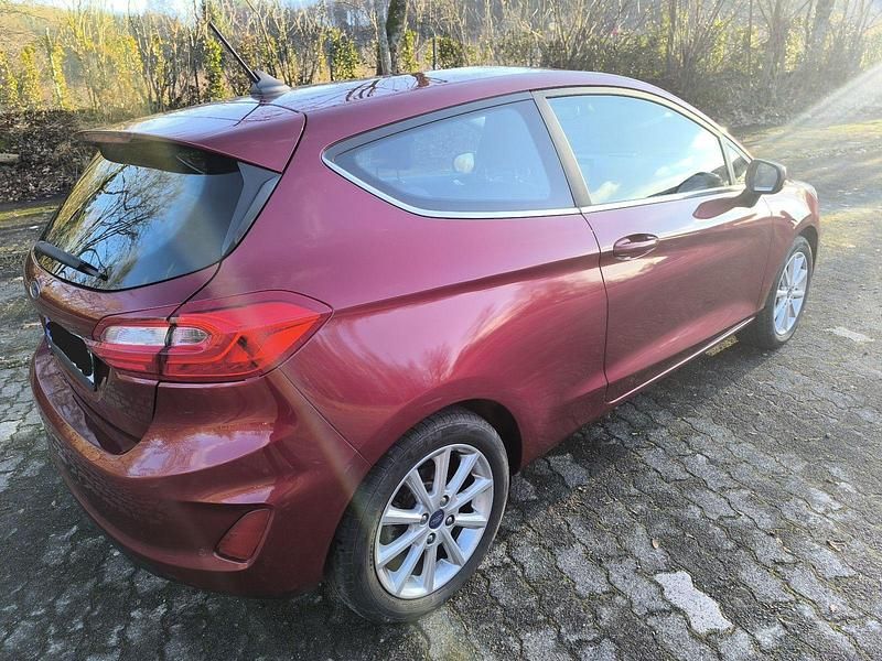 Gebraucht Ford Fiesta Titanium 125 PS (91 kW) 2018 Rot Kleinwagen