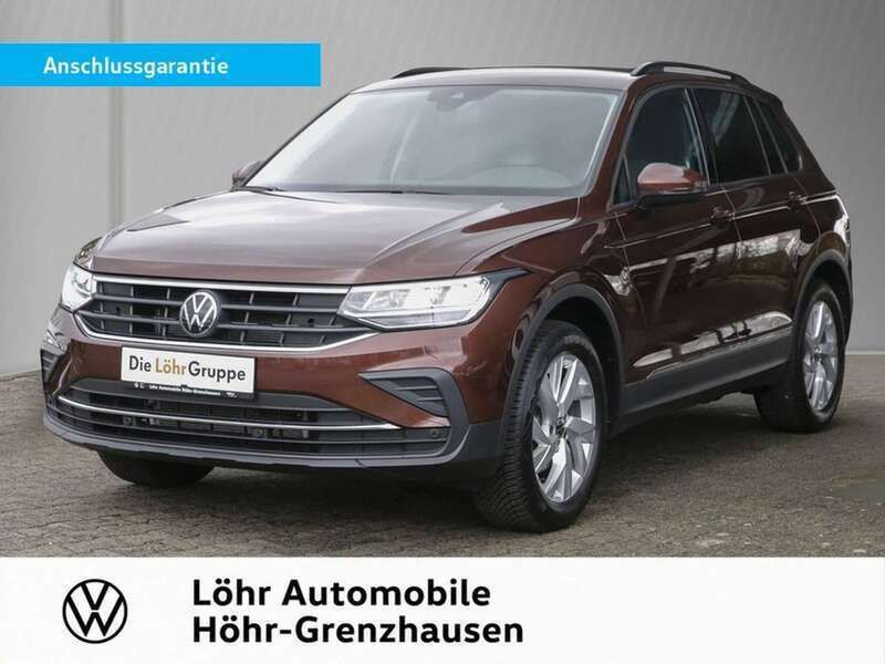 Ginger brown metallic Gebraucht 2024 VW Tiguan Life SUV | 28.980 € (Guter Preis) - Bild 1/3