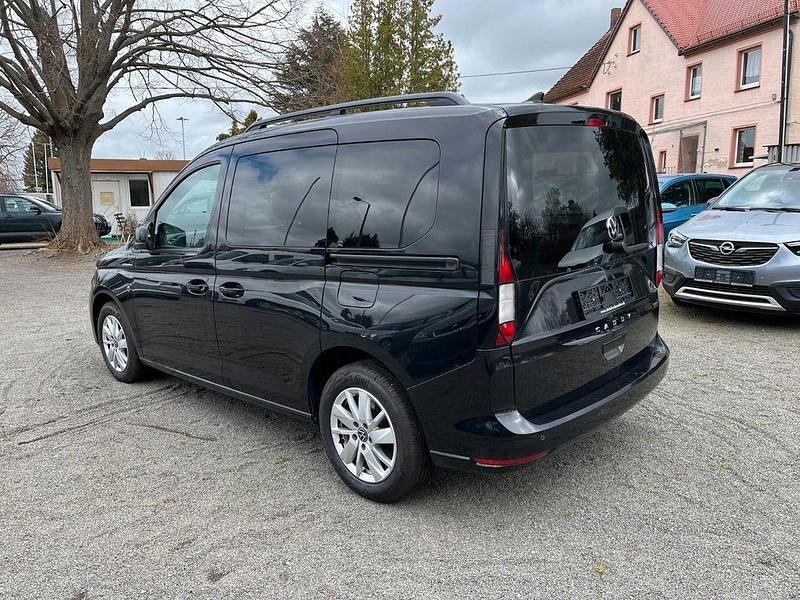 Gebraucht VW Caddy Life 102 PS (75 kW) 2022 Schwarz Van / Kleinbus