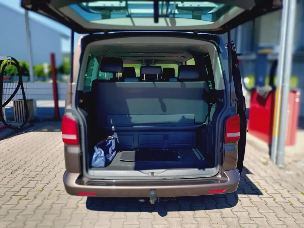 Gebraucht VW Multivan 179 PS (131 kW) 2010 Braun Van / Kleinbus