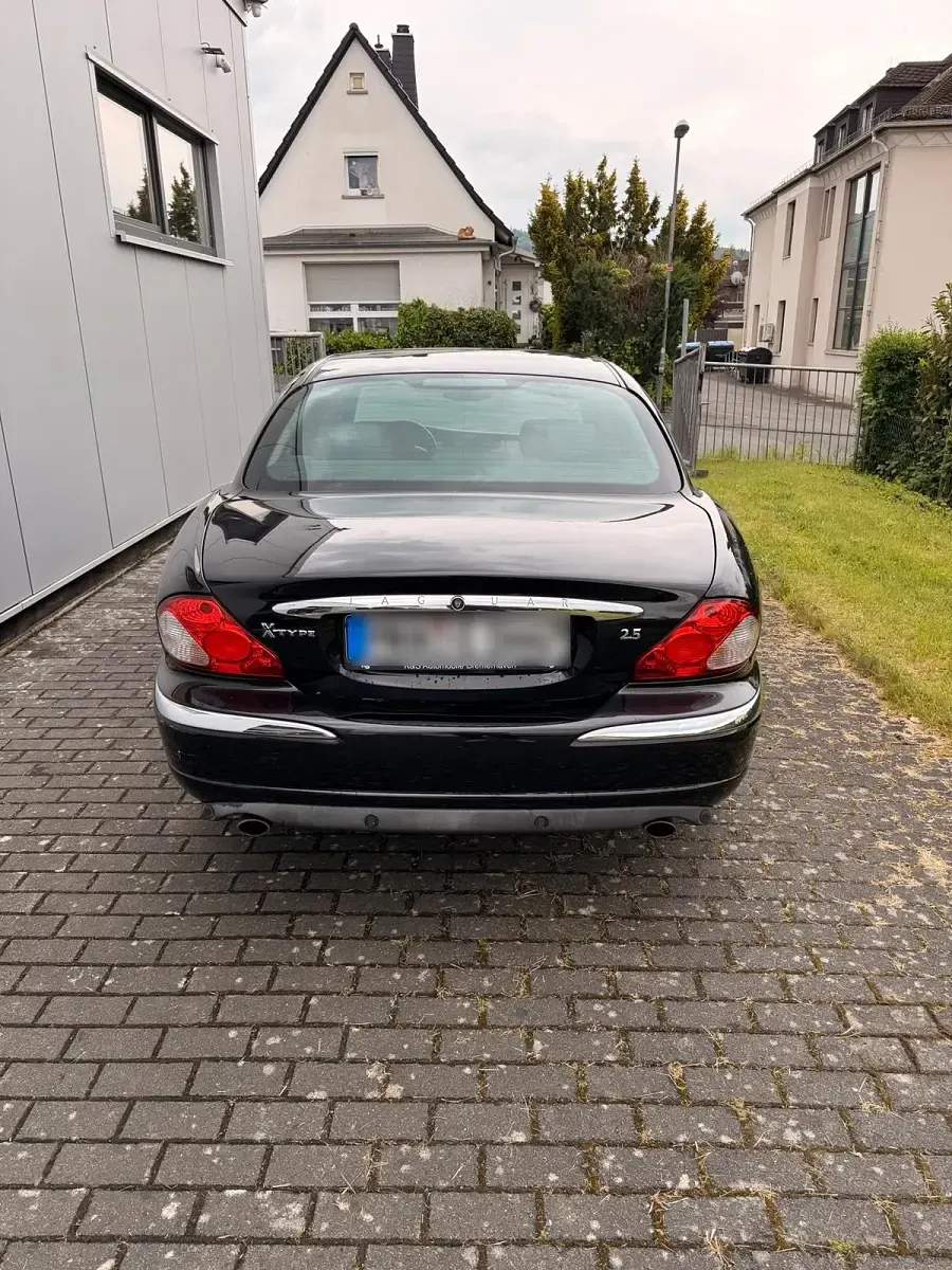Käytetty Jaguar X-type 196 HP (144 kW) 2002 Musta Sedan