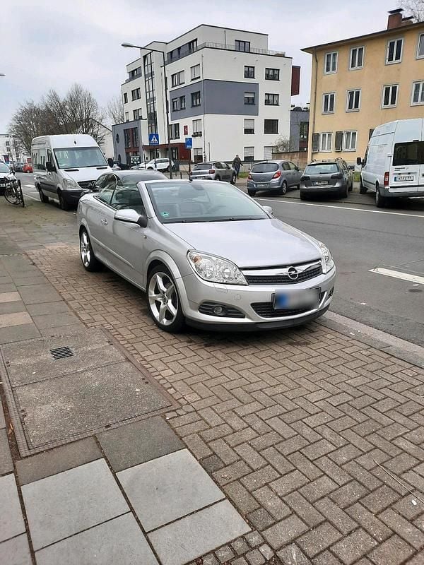 Gebraucht Opel Astra Cabriolet 140 PS (102 kW) 2008 Silber Cabrio
