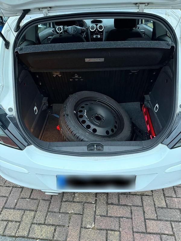 Gebraucht Opel Corsa 88 PS (64 kW) 2010 Weiß Kleinwagen