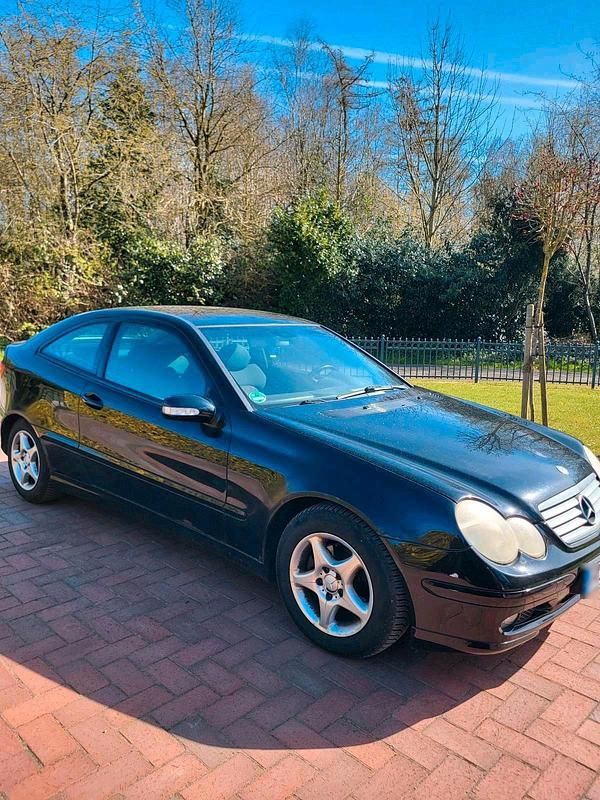 Gebraucht Mercedes C200 163 PS (119 kW) 2001 Schwarz Coupé