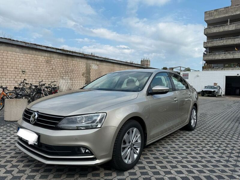 Gold Gebraucht 2016 VW Jetta Limousine | 11.450 € (Fairer Preis) - Bild 1/4