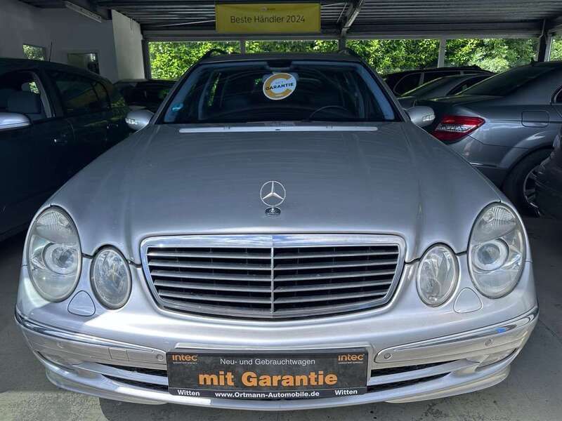 Brillantsilber metalliclack Gebraucht 2003 Mercedes E320 Kombi | 7.450 € (Teuer) - Bild 1/4