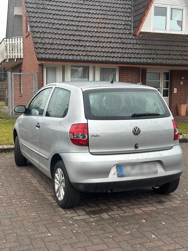 Gebraucht VW Fox 54 PS (39 kW) 2009 Grau Kleinwagen