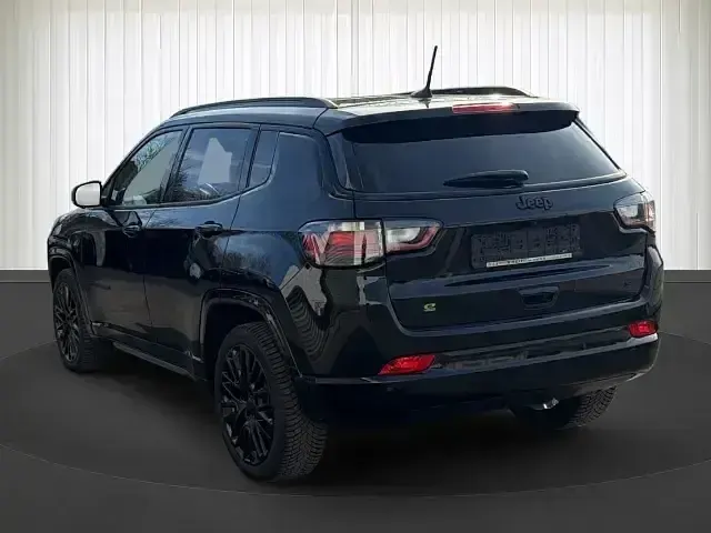 Usado Jeep Compass 131 HP (96 kW) 2024 Preto SUV