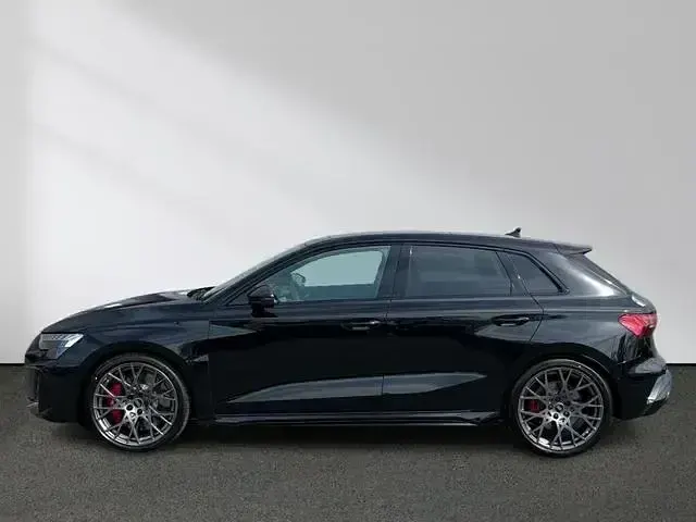 Gebraucht Audi RS3 Sportback Ambiente 400 PS (294 kW) 2026 Schwarz Kleinwagen