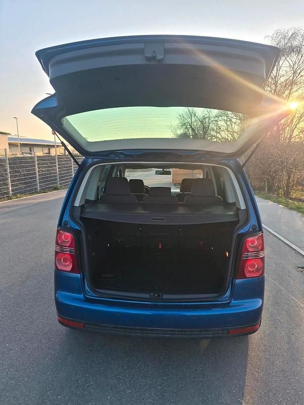 Gebraucht VW Touran 140 PS (102 kW) 2007 Blau Van / Kleinbus