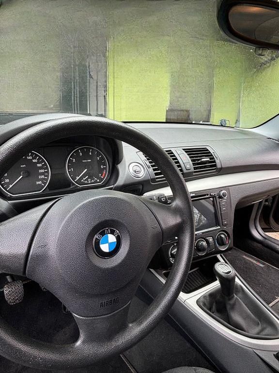 Gebraucht BMW 116 122 PS (89 kW) 2009 Braun Kleinwagen