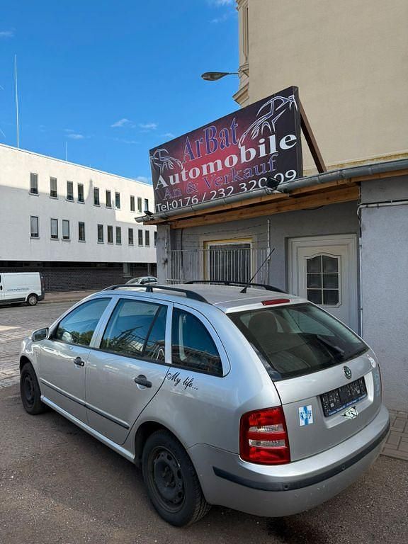 Grau Gebraucht 2003 Skoda Fabia Classic Kleinwagen | 2.000 € (Etwas zu teuer) - Bild 1/4