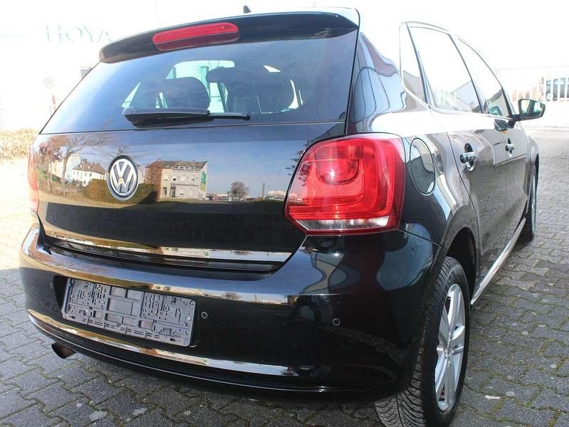 Gebraucht VW Polo Life 90 PS (66 kW) 2013 Schwarz Kleinwagen