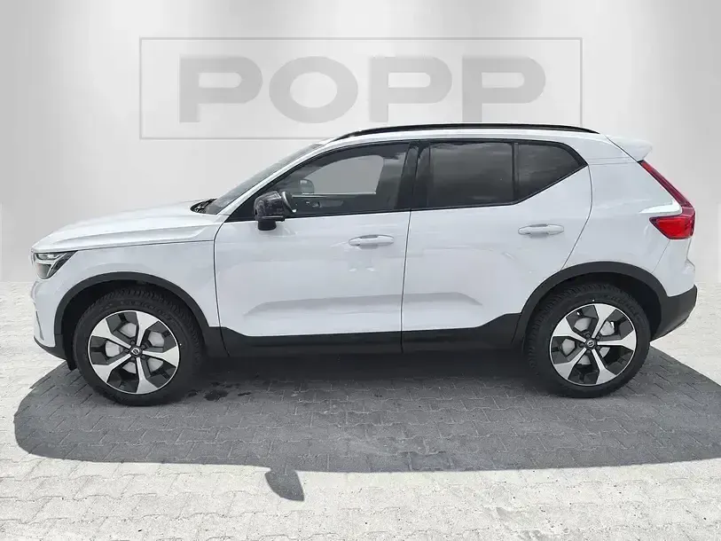 Gebraucht Volvo XC40 Plus 163 PS (119 kW) 2024 Cloud blue SUV
