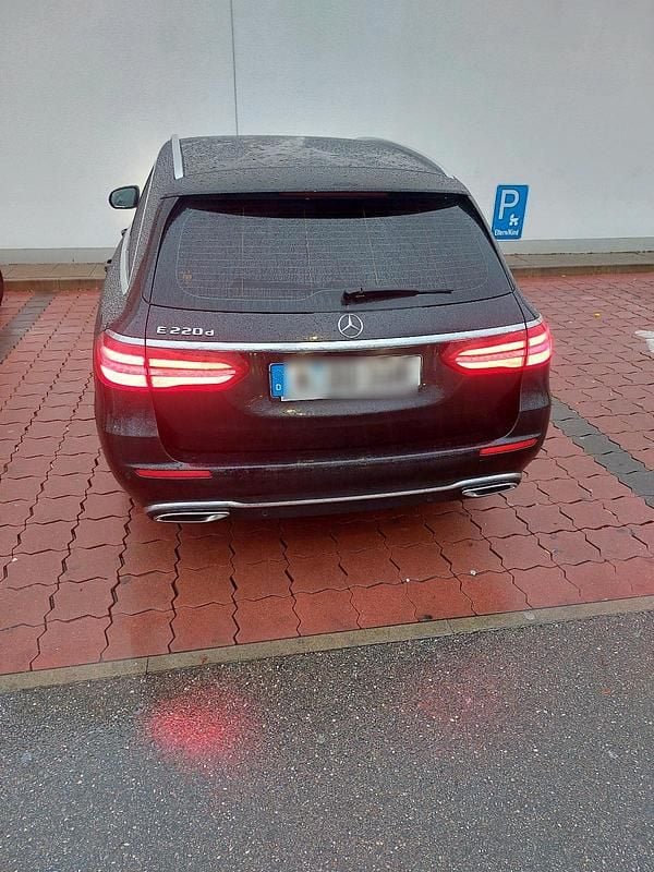 Gebraucht Mercedes E220 194 PS (142 kW) 2018 Schwarz Kombi