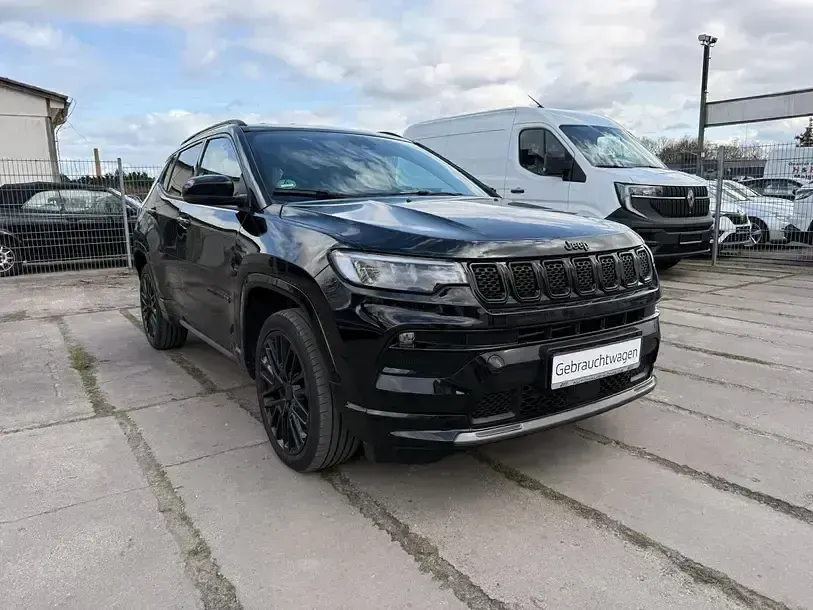 Gebraucht Jeep Compass Altitude 131 PS (96 kW) 2024 Schwarz SUV