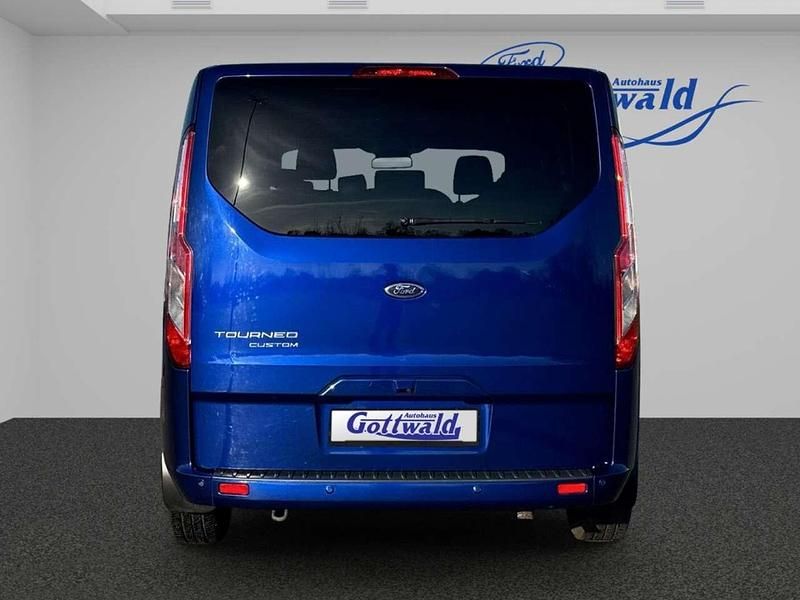 Gebraucht Ford Tourneo Titanium 170 PS (125 kW) 2017 Indicblau metallic Van / Kleinbus