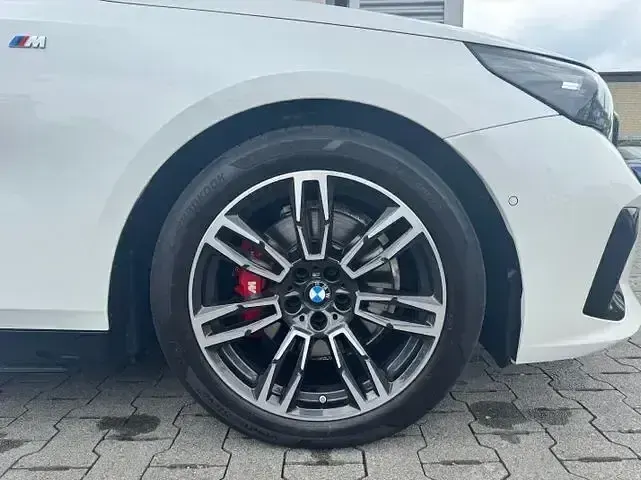 Gebraucht BMW 520 Performance 197 PS (144 kW) 2025 Weiß Limousine