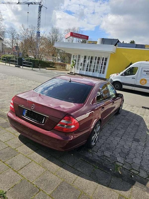 Gebraucht Mercedes E220 Classic 150 PS (110 kW) 2004 Limousine