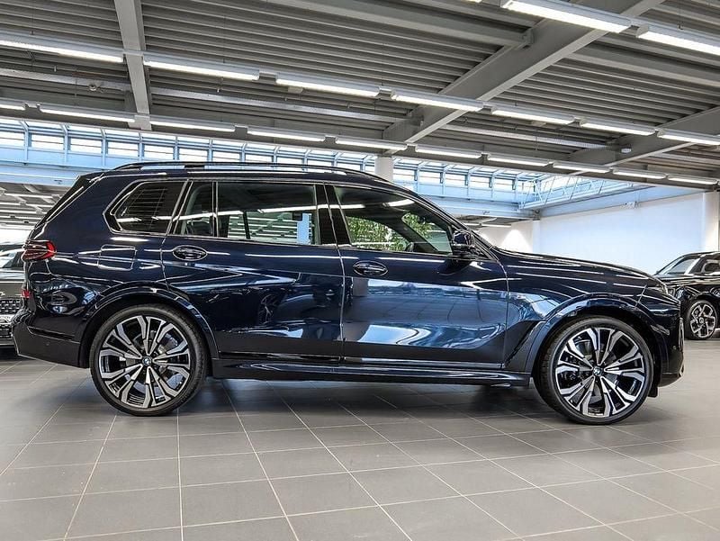 Gebraucht BMW X7 M Sport 340 PS (250 kW) 2025 Schwarz SUV
