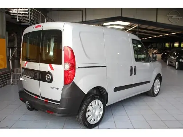 Gebraucht Opel Combo 105 PS (77 kW) 2014 Van / Kleinbus