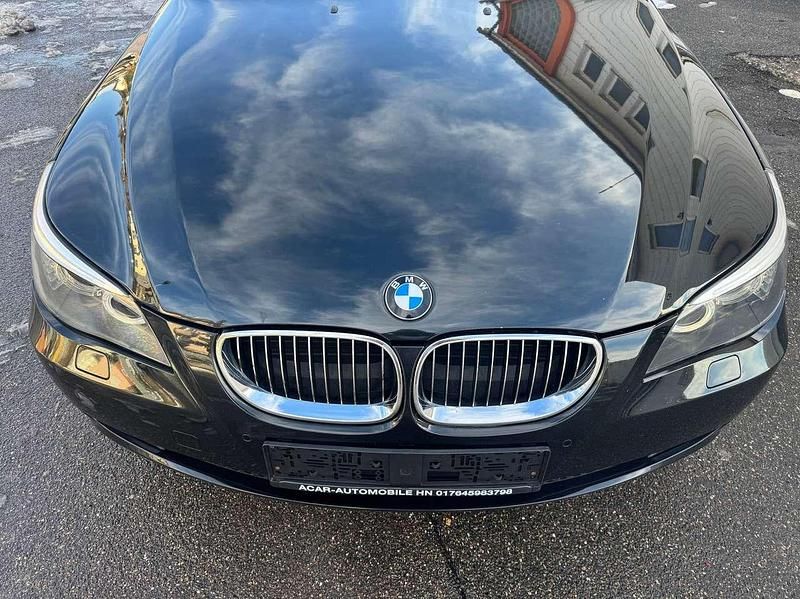 Gebraucht BMW 523 190 PS (139 kW) 2009 Black sapphire metallic Kombi