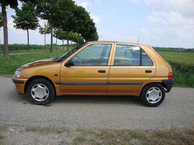 Gebraucht Peugeot 106 82 PS (60 kW) 1997 Gold metallic Kleinwagen