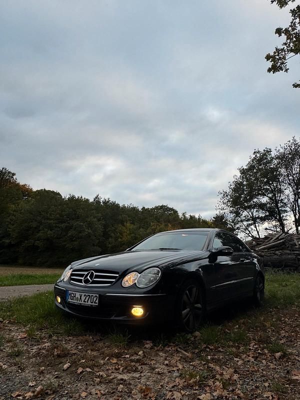 Schwarz Gebraucht 2008 Mercedes CLK220 Coupé | 5.000 € - Bild 1/4