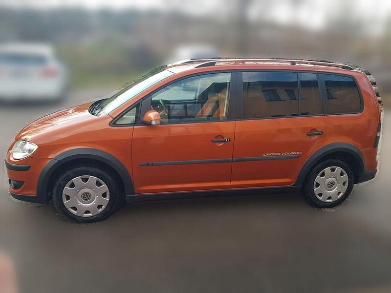 Gebraucht VW Touran Cross 170 PS (125 kW) 2008 Rot Van / Kleinbus
