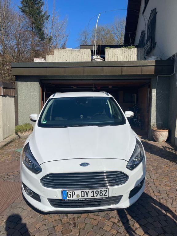 Weiß Gebraucht 2018 Ford S-MAX S Van / Kleinbus | 18.300 € (Fairer Preis) - Bild 1/4