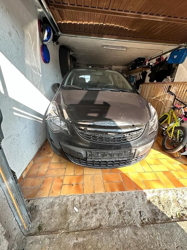 Gebraucht Opel Corsa 69 PS (50 kW) 2013 Schwarz Kleinwagen