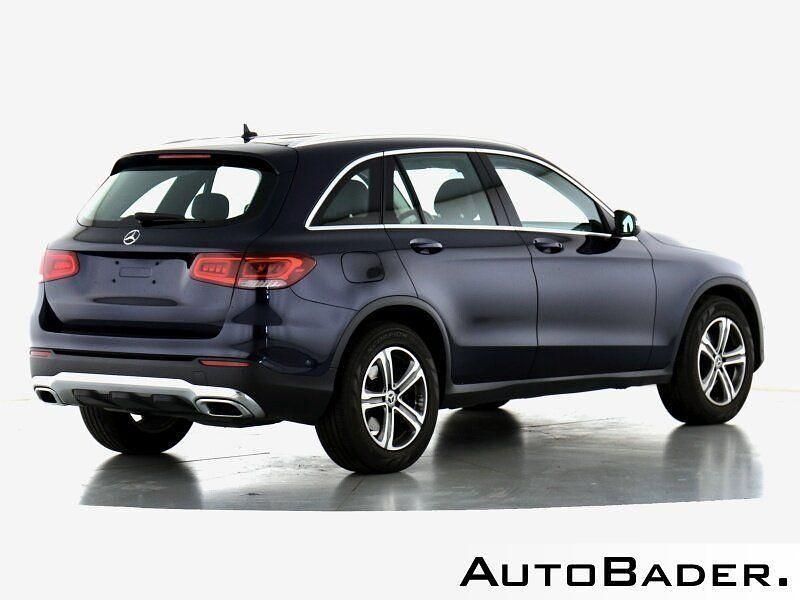 Gebraucht Mercedes GLC220 Exclusive 194 PS (142 kW) 2022 890 cavansitblau (metallic) SUV