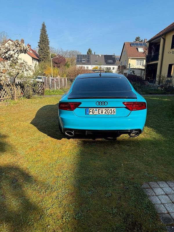 Second-hand Audi A7 245 CP (180 kW) 2011 Albastru Hatchback