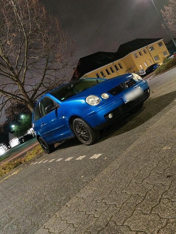 Blau Gebraucht 2002 VW Polo Limousine | 1.700 € - Bild 1/4
