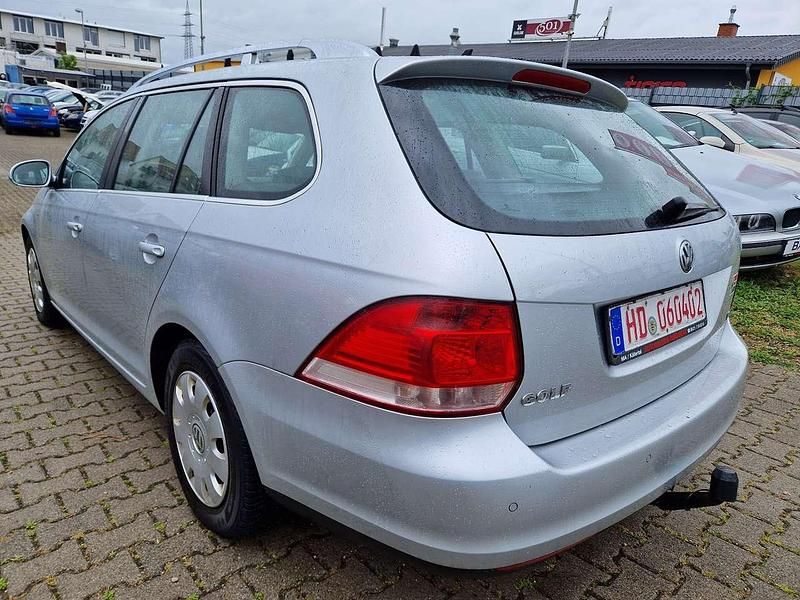 Gebraucht VW Golf V Comfortline 122 PS (89 kW) 2009 Reflexsilber metallic Kombi
