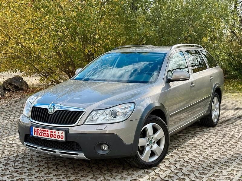 Gebraucht 2011 Skoda Octavia Scout 4x4 Kombi | 7.890 € (Guter Preis) - Bild 1/4