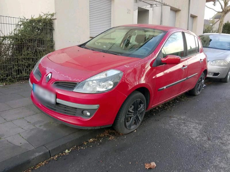 Gebraucht Renault Clio II 80 PS (58 kW) 2006 Rot Kleinwagen
