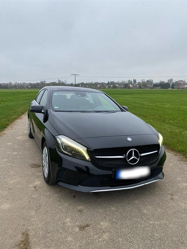 Gebraucht Mercedes A200 156 PS (114 kW) 2016 Schwarz Limousine
