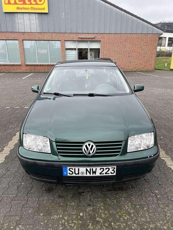 Second-hand VW Bora 101 CP (74 kW) 1999 Verde Berlinǎ