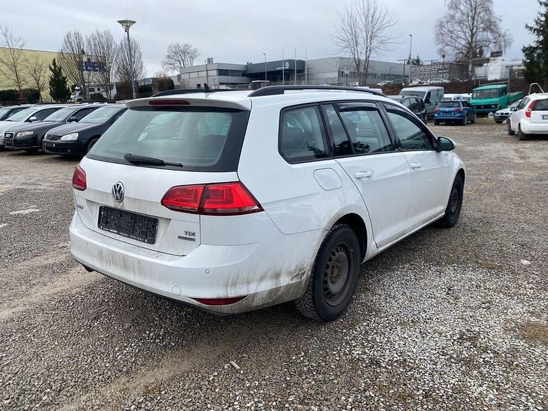 Gebraucht VW Golf VII Trendline 105 PS (77 kW) 2013 Weiß Kombi